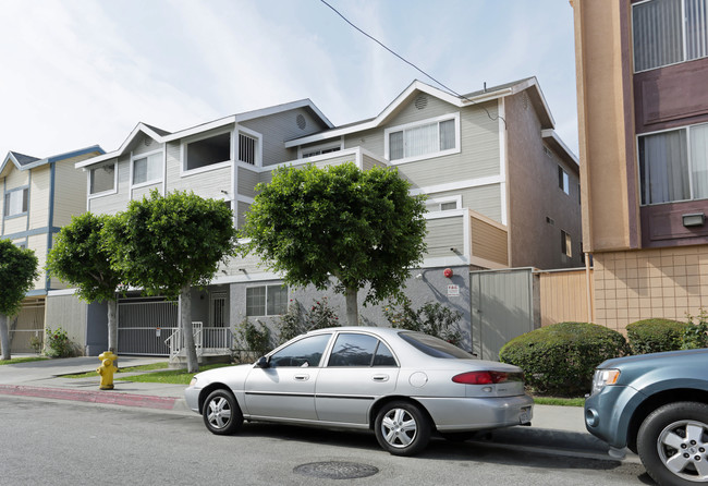 Casa Cerise Apartments in Hawthorne, CA - Foto de edificio - Building Photo