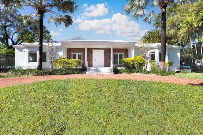 4404 Alhambra Cir in Coral Gables, FL - Building Photo - Building Photo