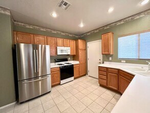 1811 Eagle Mesa Ave in Henderson, NV - Building Photo - Building Photo