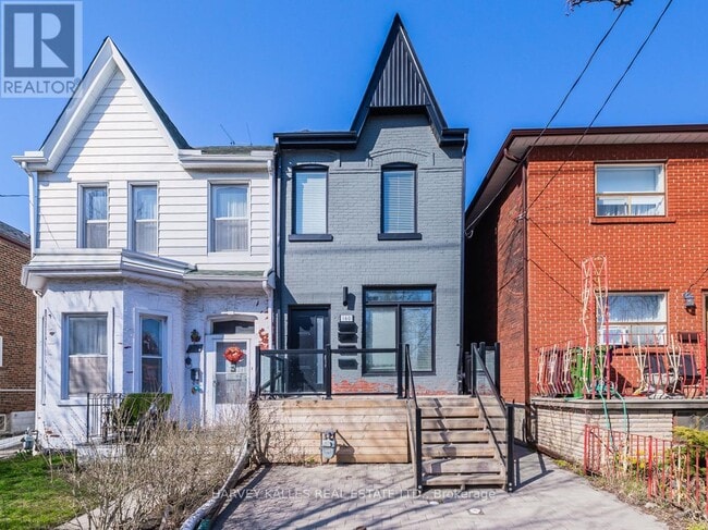property at 160 Lansdowne Ave