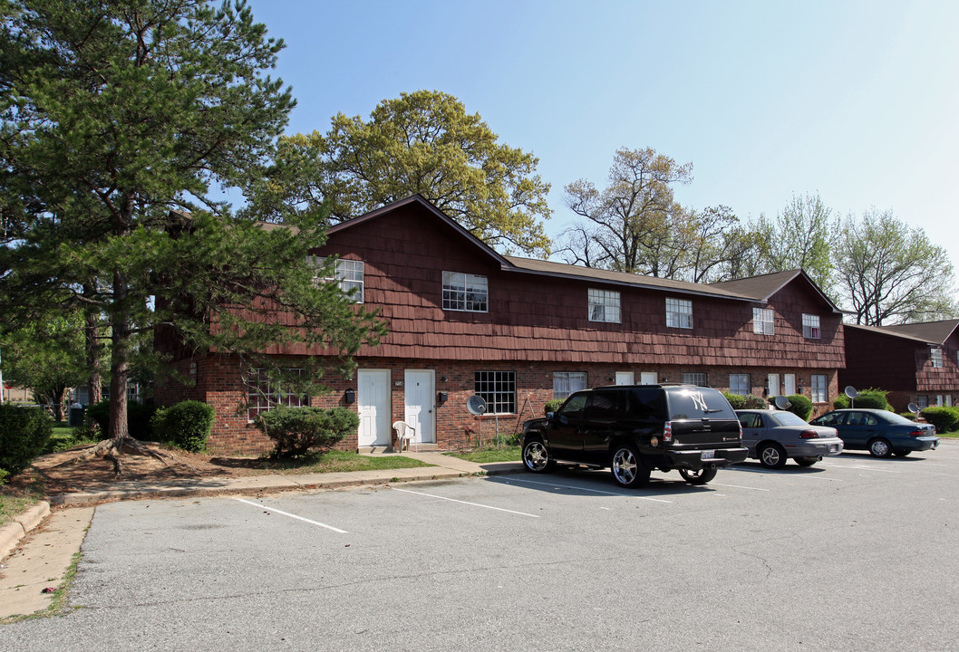 708 McPherson St in Greensboro, NC - Foto de edificio