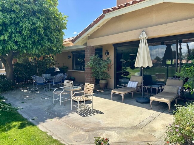 186 Madrid Ave in Palm Desert, CA - Foto de edificio - Building Photo