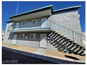 2105 N Webster St in North Las Vegas, NV - Foto de edificio - Building Photo