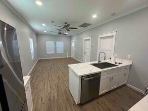 7808 Ford St in Houston, TX - Building Photo - Building Photo