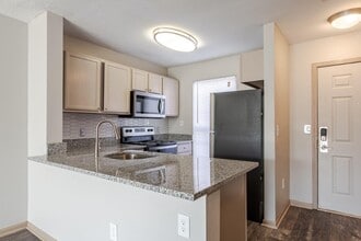 Eastpointe Lakes Apartments and Townhomes in Blacklick, OH - Building Photo - Building Photo