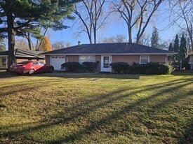 444 Michigan Ave in Aurora, IL - Building Photo