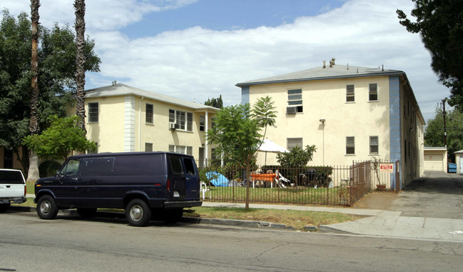 14153 Sylvan St in Van Nuys, CA - Building Photo - Building Photo