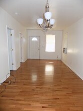 2347 Stark St in Columbia, SC - Foto de edificio - Building Photo