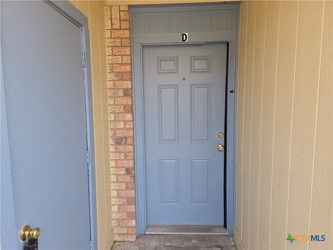 property at 904 Ticonderoga Dr