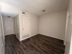 1811 W Jackson Ave in Lovington, NM - Building Photo - Building Photo