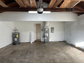 19505 SW Sharoaks Dr in Beaverton, OR - Building Photo