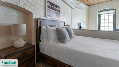 121 S Fremont Ave in Baltimore, MD - Foto de edificio - Building Photo