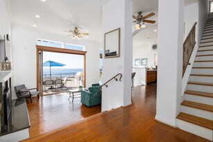 125 Chinquapin Ave in Carlsbad, CA - Building Photo