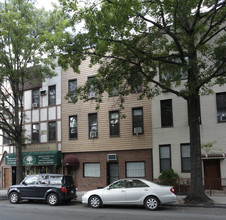 211 Nassau Ave in Brooklyn, NY - Building Photo - Building Photo