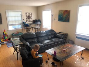 512-524 E Henry Clay St - 12 Family in Whitefish Bay, WI - Building Photo - Interior Photo