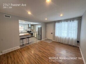 2747 Parent Ave in Windsor, ON - Building Photo - Building Photo