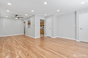 382 Cator Ave in Jersey City, NJ - Building Photo