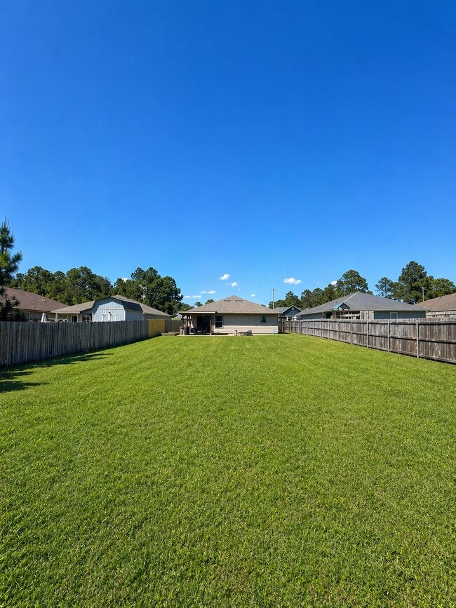 8181 Sierra St in Navarre, FL - Building Photo - Building Photo