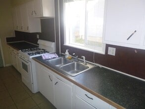 837 McKinley Ave in Akron, OH - Foto de edificio - Building Photo