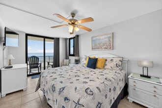 9850 S Thomas Dr in Panama City Beach, FL - Building Photo - Building Photo