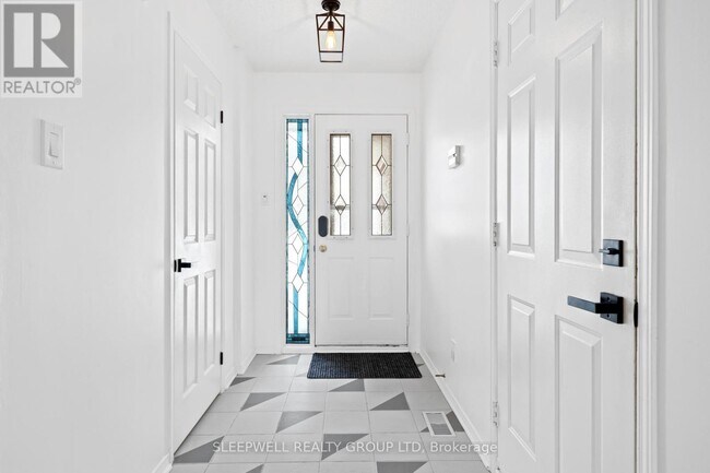 7 Furlong Crescent in Ottawa, ON - Building Photo - Building Photo