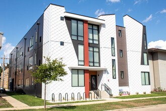 510 E White in Champaign, IL - Foto de edificio - Interior Photo