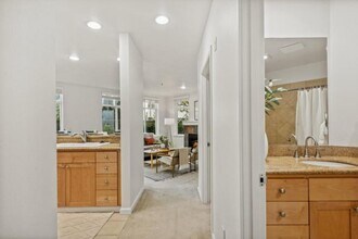 611 Highland Dr in Seattle, WA - Building Photo - Building Photo