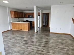 5670 Gables Dr, Unit 2 in Eau Claire, WI - Building Photo - Building Photo