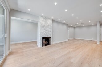 1557 S Beverly Glen Blvd, Unit 203 in Los Angeles, CA - Foto de edificio - Building Photo