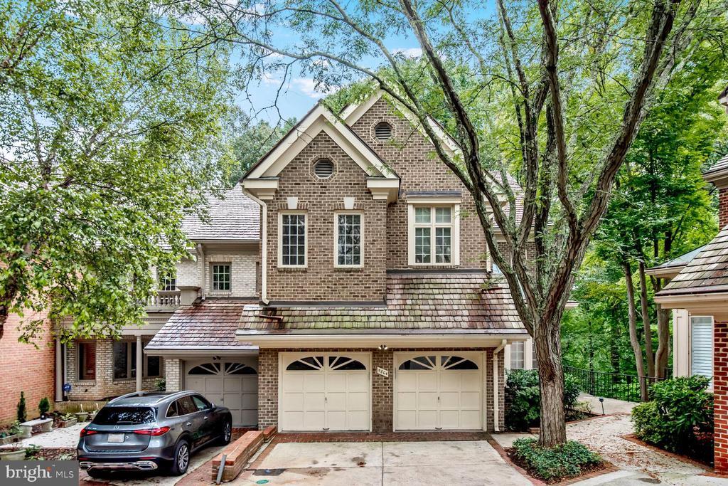 5804 Madaket Rd in Bethesda, MD - Building Photo