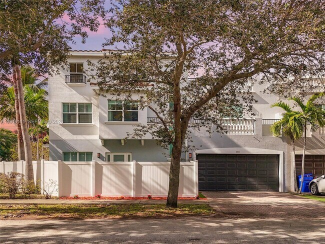 601 NE 11th Ave in Fort Lauderdale, FL - Foto de edificio - Building Photo