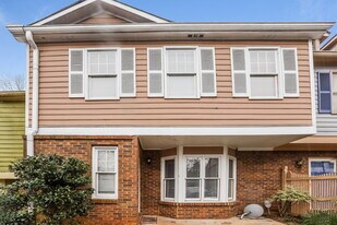 5603 Wells Cir in Stone Mountain, GA - Building Photo