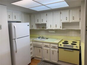 1110 N Riverside Dr in Pompano Beach, FL - Building Photo - Building Photo