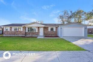 8450 N Trambley Dr in Jacksonville, FL - Building Photo