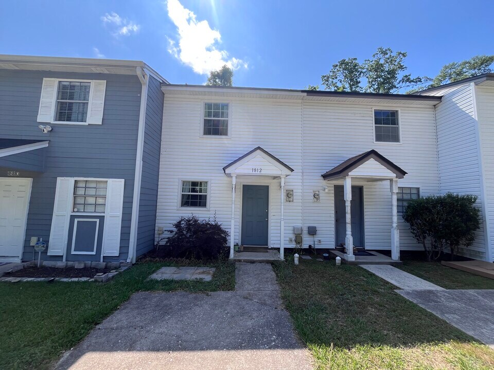1812 Lilac Ln in Tallahassee, FL - Foto de edificio
