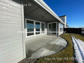 2145 E Valensole St in Meridian, ID - Building Photo - Building Photo
