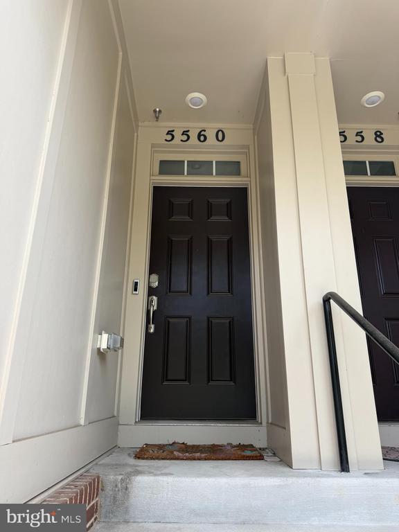 property at 5560 Lanteen St