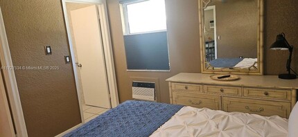3230 NE 13th St, Unit 1 in Pompano Beach, FL - Building Photo - Building Photo