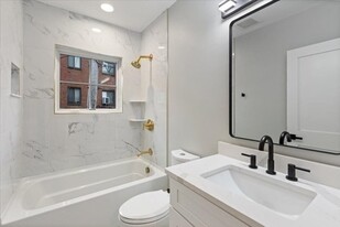 30 Dighton St, Unit 2 in Boston, MA - Foto de edificio - Building Photo