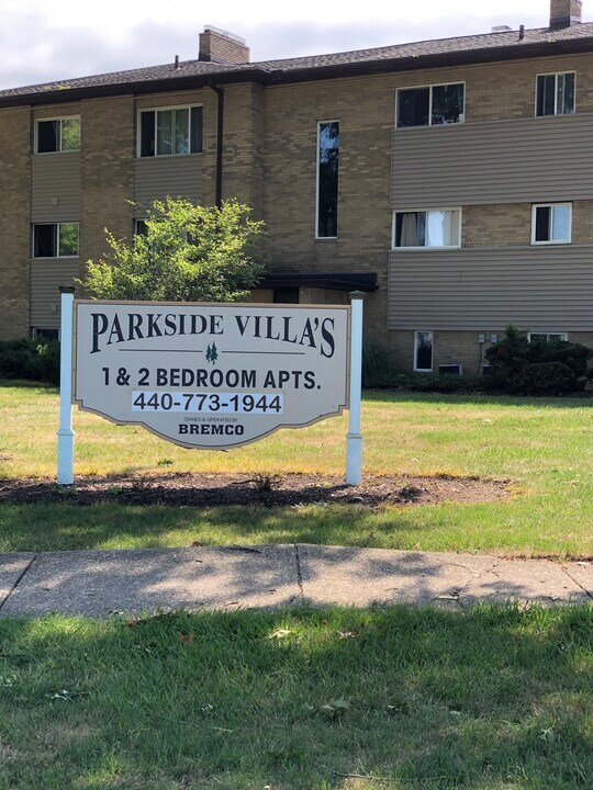 Parkside Villas in Cleveland, OH - Building Photo