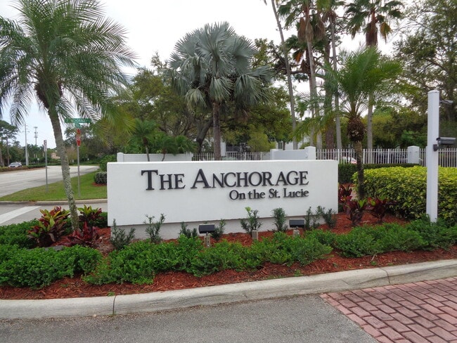 2512 SE Anchorage Cove in Port St. Lucie, FL - Building Photo - Building Photo