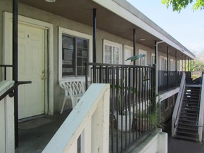 2444 Empress St in Sacramento, CA - Building Photo - Building Photo