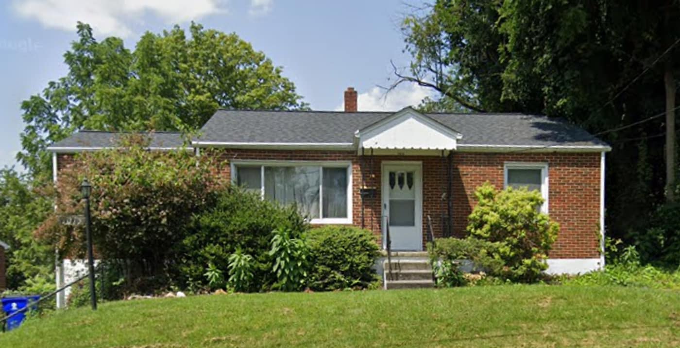 1015 Montgomery St NW in Blacksburg, VA - Building Photo