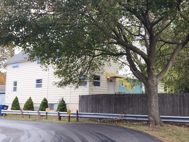100 Fobes Ave in Syracuse, NY - Building Photo - Building Photo
