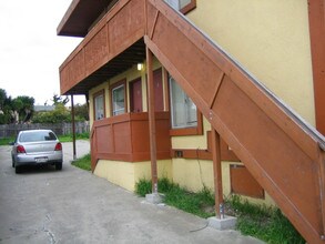 5261 Riverside Ave in San Pablo, CA - Building Photo - Building Photo