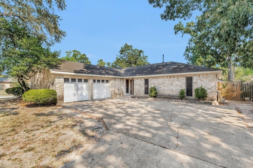 23918 Spring Gum Dr in Spring, TX - Building Photo