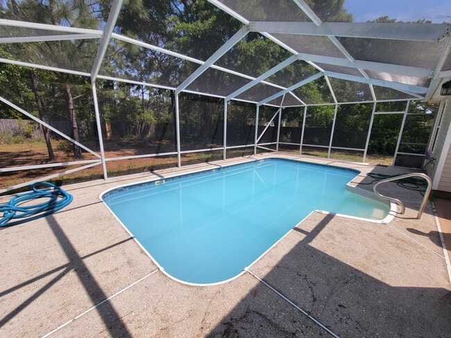 7400 Frankfort St in Navarre, FL - Building Photo - Building Photo