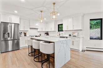 60 Mountain Rd in Colchester, CT - Building Photo - Building Photo