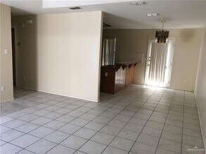 2002 Angus St, Unit B in Mission, TX - Building Photo - Building Photo