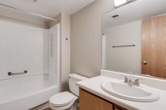 Cedar Trail Apartments in Kalamazoo, MI - Building Photo - Interior Photo